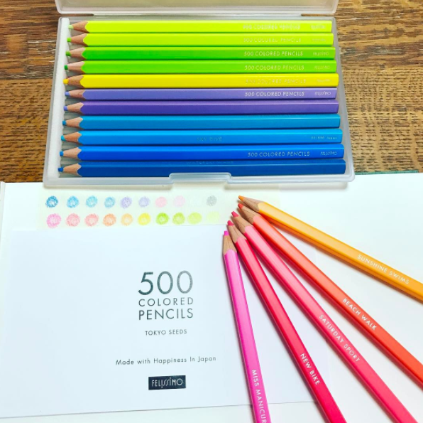 一次買500色也太high！集滿世界萬物顏色的全套色鉛筆讓文青們都尖叫惹 