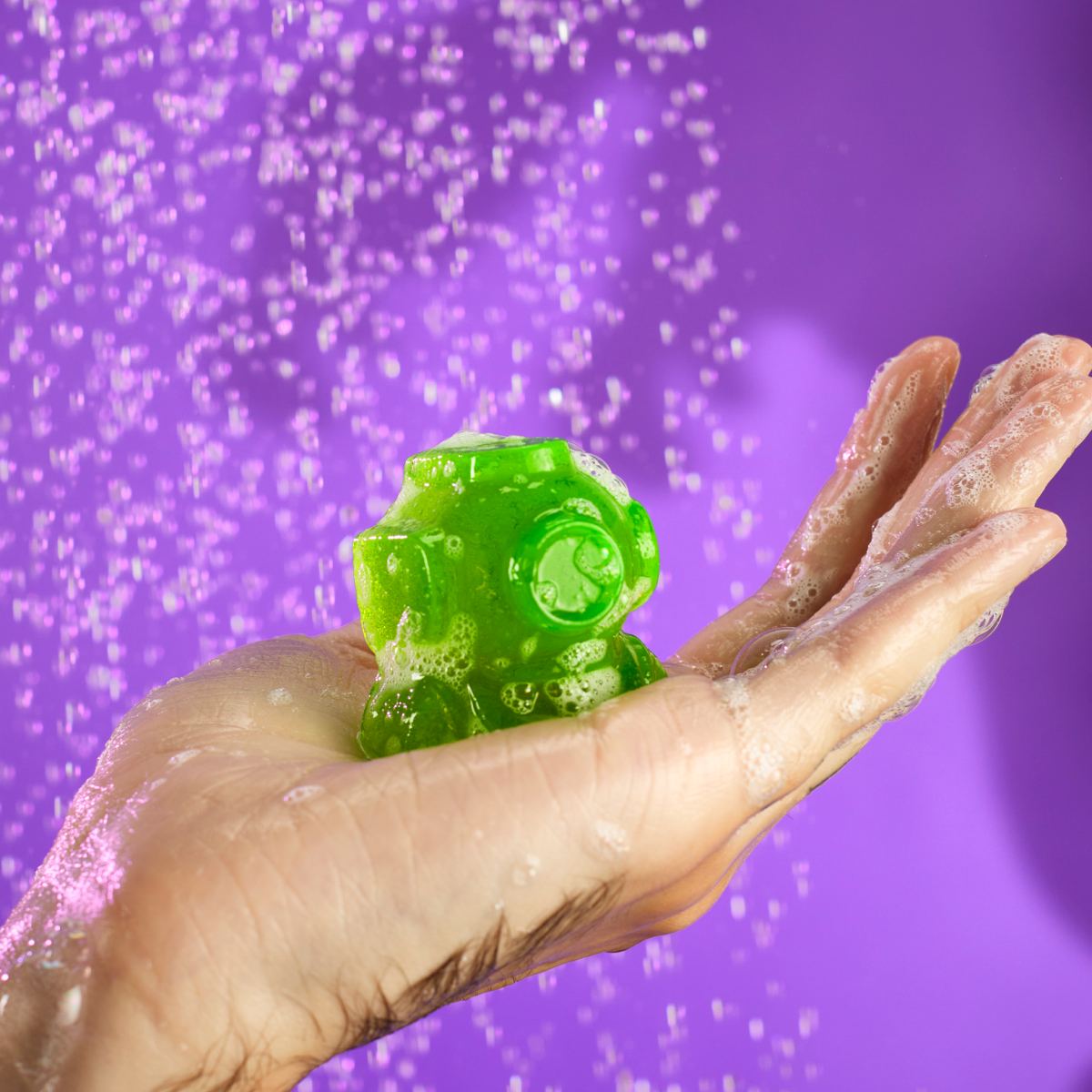 「饒舌機器」BewhY閃電回歸!善良嘻哈《休息區》道出年輕人的追夢心情 「饒舌機器」BewhY閃電回歸!善良嘻哈《休息區》道出年輕人的追夢心情