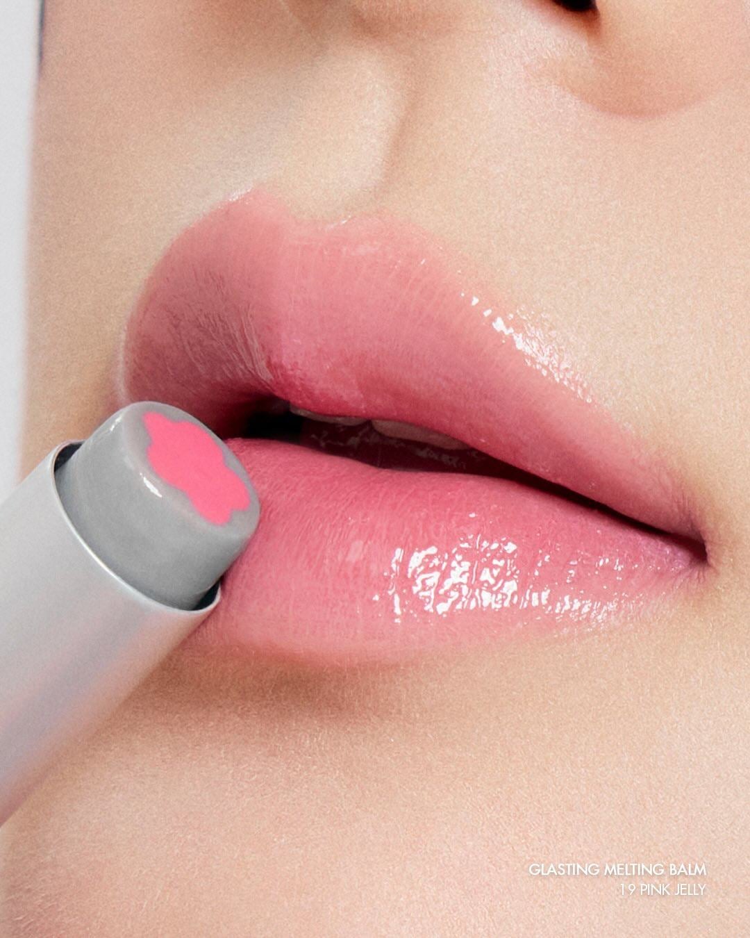 芬蘭品牌Marimekko新品登場!以自然共生為題,邀您感受繽紛印花帶來的能量 芬蘭品牌Marimekko新品登場!以自然共生為題,邀您感受繽紛印花帶來的能量